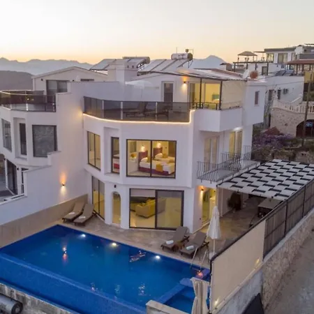 Stunning 4-bedroom In Ka With Private Pool And Breathtaking Ocean Views *